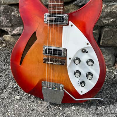 Rickenbacker 335 1967 - Fireglo Varitone image 2