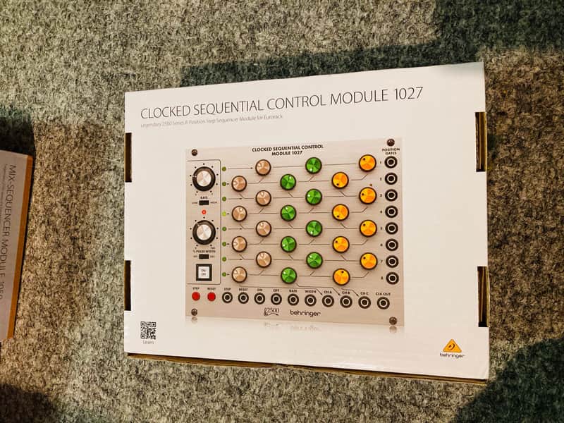 Behringer CLOCKED SEQUENTIAL CONTROL MODULE 1027 2021 - Silver image 1