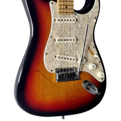2000 Fender Custom Shop Classic Stratocaster 3-Tone Sunburst Birdseye Maple Neck image 2