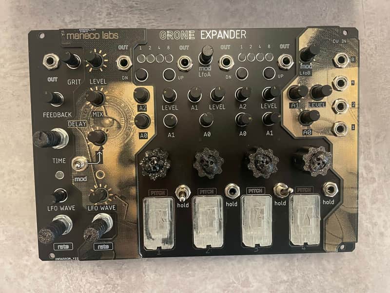 Maneco Labs Grone Expander 2020 - Black & Gold image 1