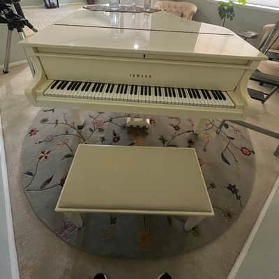 Yamaha G1 1978 - Polished white image 2