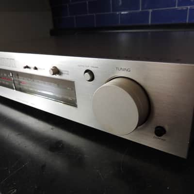 Luxman T-4 90'S? - Silver image 4