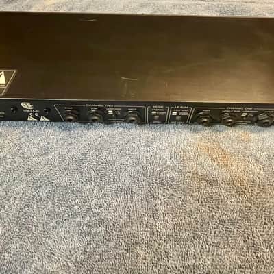 dbx 223s Stereo 2-Way / Mono 3-Way Crossover image 5