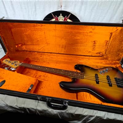 Fender Jaco Pastorius Jazz Bass Fretless 4-string J-Bass with Case 2005 - 3-Color Sunburst / Pau Ferro fingerboard image 1