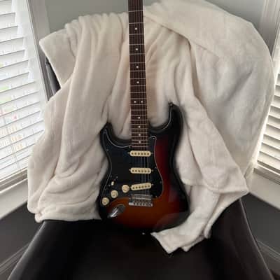 Fender American Standard Stratocaster Left-Handed with Rosewood Fretboard 2008 - 2016 - 3-Color Sunburst image 2