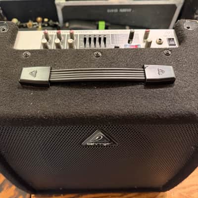 Behringer Ultratone K450FX 45-Watt Keyboard Amp image 4