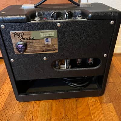 Fender Pro Junior 15-Watt 1x10" Guitar Combo 2002 - 2010 - Black image 3