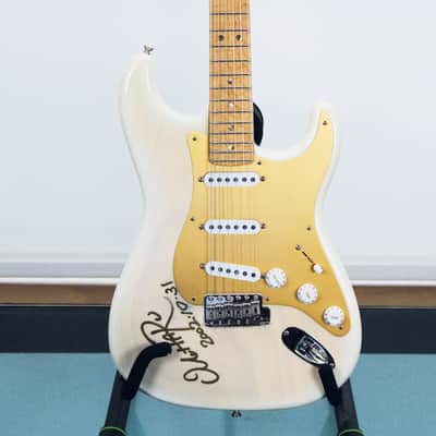 Fender Stratocaster Prototype signed by Michiya Haruhata - One of a kind image 6