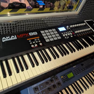 Akai MPK88 2010s - Black