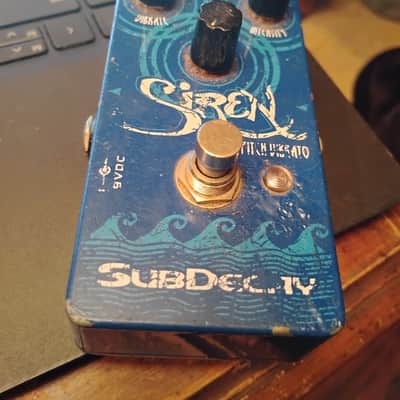 Subdecay Siren Pitch Vibrato 2010s - Blue image 1