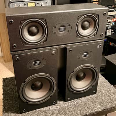 Electro-Voice S-200 その１(左側) Electro Voice EV S200 2 Way Cotrolled Directivity Speaker System