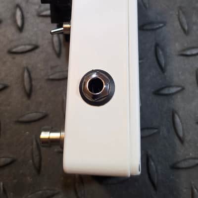 JHS 3 Series Delay 2020 - Present - White image 3