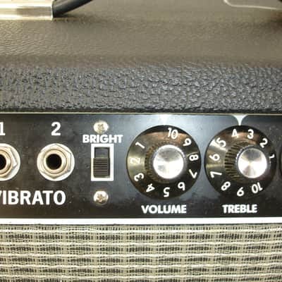 2005 Fender '65 Twin Reverb Custom 15 Reissue 85-Watt 1x15" Guitar Combo Amp image 12