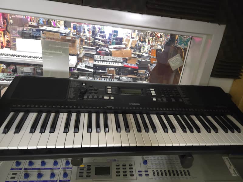 Yamaha PSR-E363 61-Key Portable Keyboard 2017 - Present - Local Pickup Only image 1