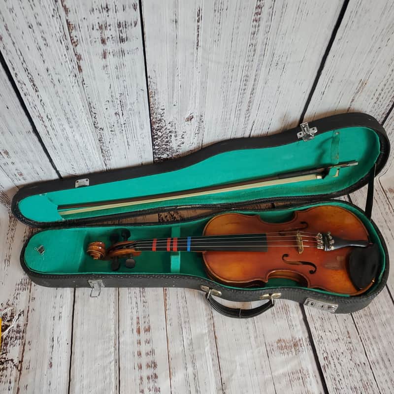 Lignatone 1/2 size Violin with Glasser bow and case image 1