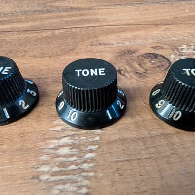 Fender Stratocaster Control Knob Set Of 3 Volume Tone/Tone Original Vintage 1970s Black image 4