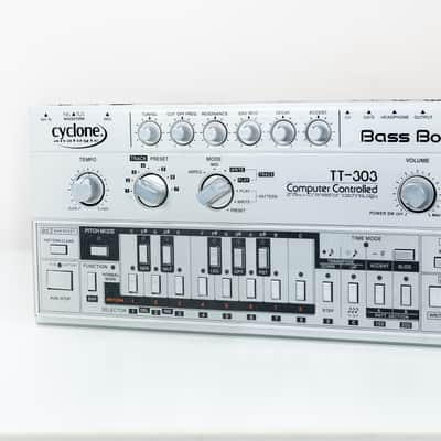 Cyclone Analogic Bass Bot TT-303 (Used) image 2