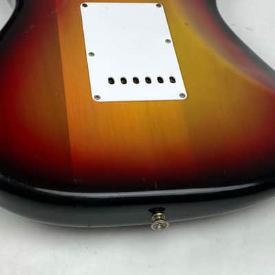 Fender Stratocaster 1974 - Sunburst, Maple neck  Super clean. with original hard  Fender Tolex case image 12