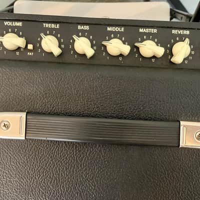 Fender Blues Junior IV 15-Watt 1x12" electric Guitar Combo amplifier Black image 2
