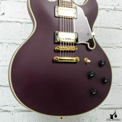 D'Angelico Deluxe Series Limited Edition DC Non F-Hole "One Off" Matte Plum w/ OHSC image 2