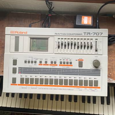 Roland TR-707 Rhythm Composer 1985 White image 10