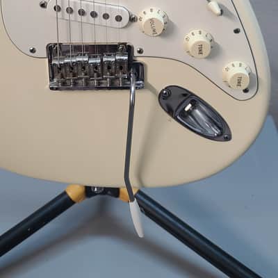 2011 Fender American Standard Stratocaster EXCELLENT GUITAR! USA! 2011 - White image 4
