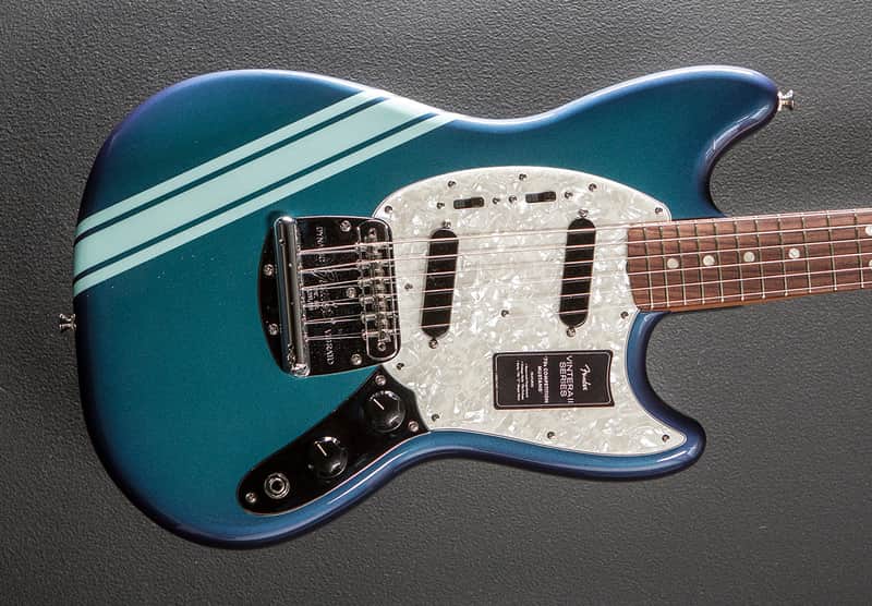 Fender Vintera II 70's Competition Mustang - Competition Burgundy