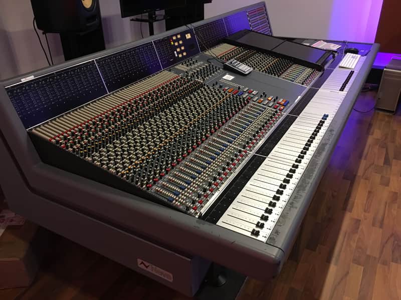 Neve VR Legend recording console / mischpult 1992 | Reverb