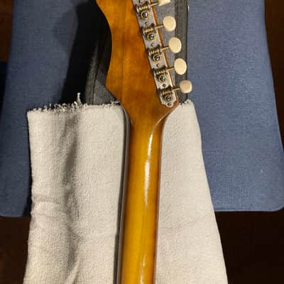 Airline Bobkat Mid 60’s - Sunburst image 7