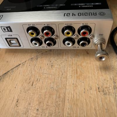Native Instruments Audio 4 DJ interface image 5