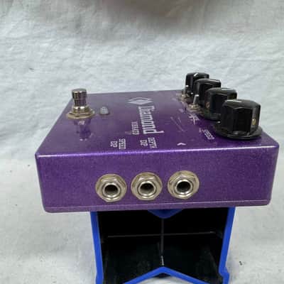 Diamond Effects Vibrato v1 Chorus Vibrato Pedal with Power Supply image 5