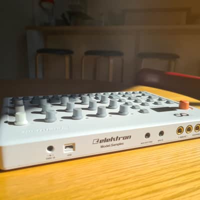 Elektron Model:Samples 2019 - 2020 - White