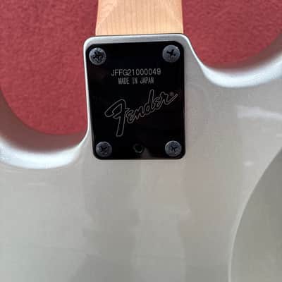 Fender MIJ Boxer Stratocaster HH 2020 - 2022 - Inca Silver image 8