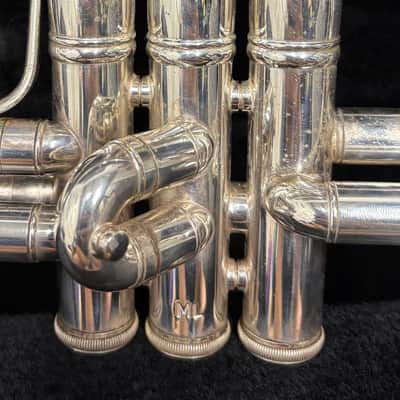 Bach Stradivarius Trumpet Model 37, Silver Finish image 3