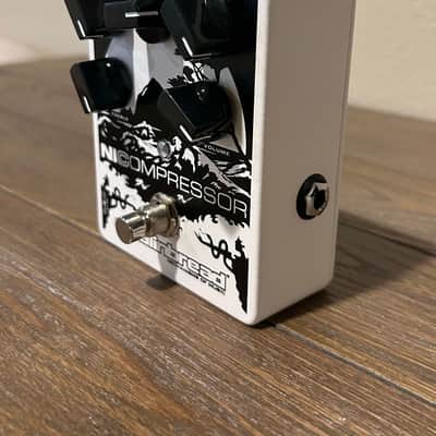 Catalinbread Nicompressor - White Soft Pearl image 3