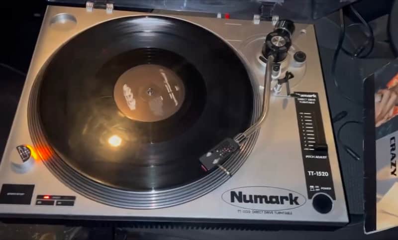 Numark TT-1520 DJ turntable PAIR image 1