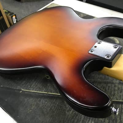 Peavey T-15 1981 - 1983 - Sunburst image 12