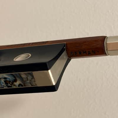 H.R. PFRETZSCHNER A very fine old German violin bow by H.R. Pfretzschner 61 grams 4/4 image 6