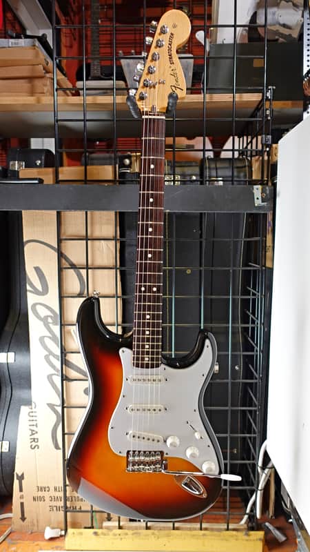 Fender Classic Series '70s Stratocaster with Rosewood Fretboard 2005 - 3-Color Sunburst - READ DESCRIPTION image 1