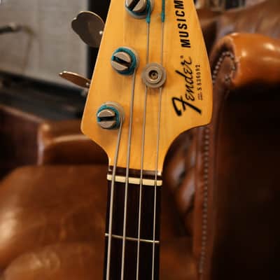 Fender 1980 Musicmaster Bass Short Scale Black imagen 3