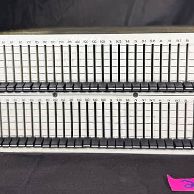 SCV Electronics 231SP-R Graphic Equalizer 1990's - white image 3