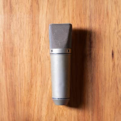 Neumann U67 Large Diaphragm Multipattern Tube Condenser Microphone image 2