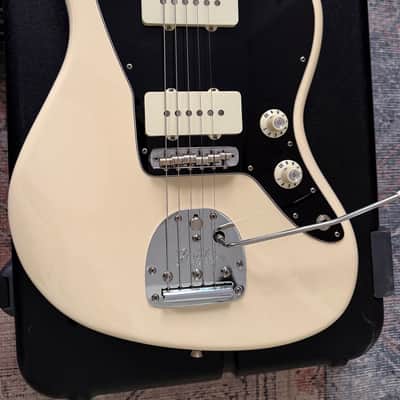 Fender American Professional Jazzmaster with Rosewood Fretboard 2017 - 2019 - Olympic White W/ FLIGHT CASE image 4