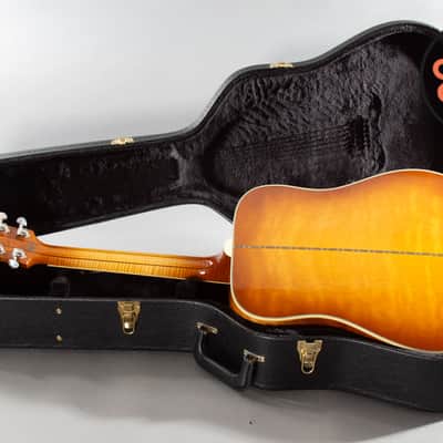 2016 Gibson Custom Shop Dove Quilt Maple Limited Edition Honeyburst | Original Case & COA image 8