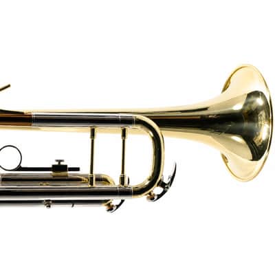 Bach BTR202 Student Bb Trumpet in Lacquer SN R11461 image 4