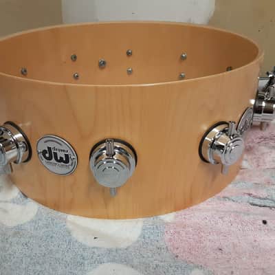 DW Collector's Maple VLT 14"x6" 10 lug snare - Natural Maple image 14