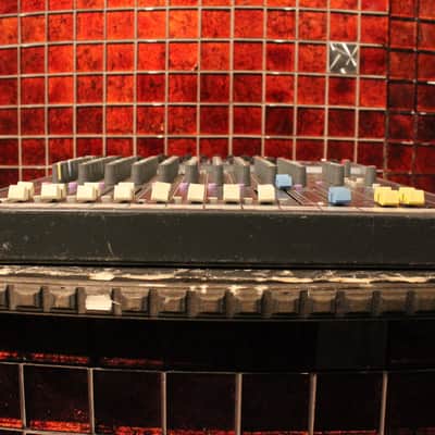 Soundcraft Spirit Folio F1 16 Inputs Mixing Console image 3