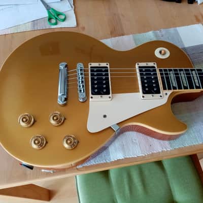 Gibson Les Paul Standard Goldtop 2009 mod image 1
