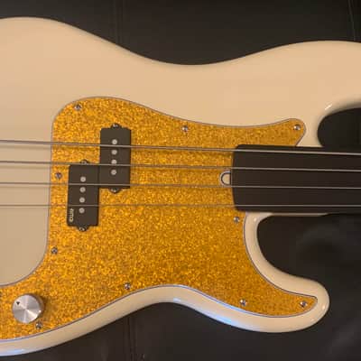 Fretless Precision Bass image 2