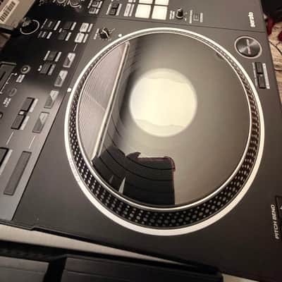 Pioneer DDJ-REV7 2-Channel DJ Controller 2022 - Present - Black image 2